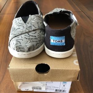 Toms Tiny Shoes